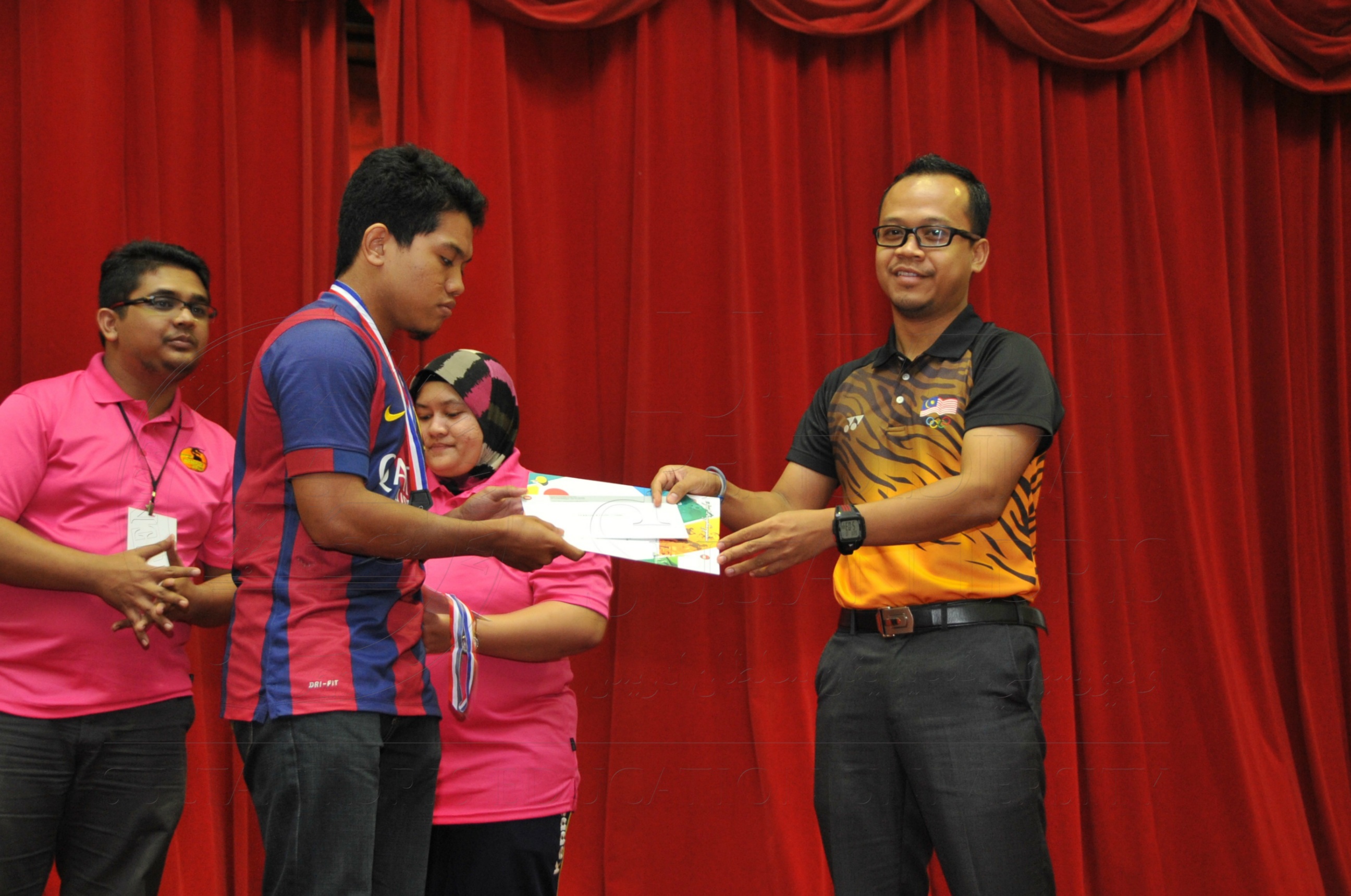 PRO15 158 CATUR HAS 9524